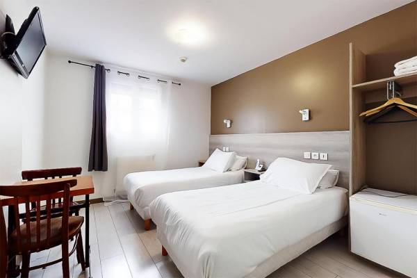 Twin Room with Private Bathroom